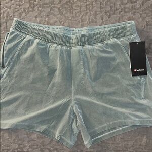 lululemon Men's Athletic Shorts in Light Green